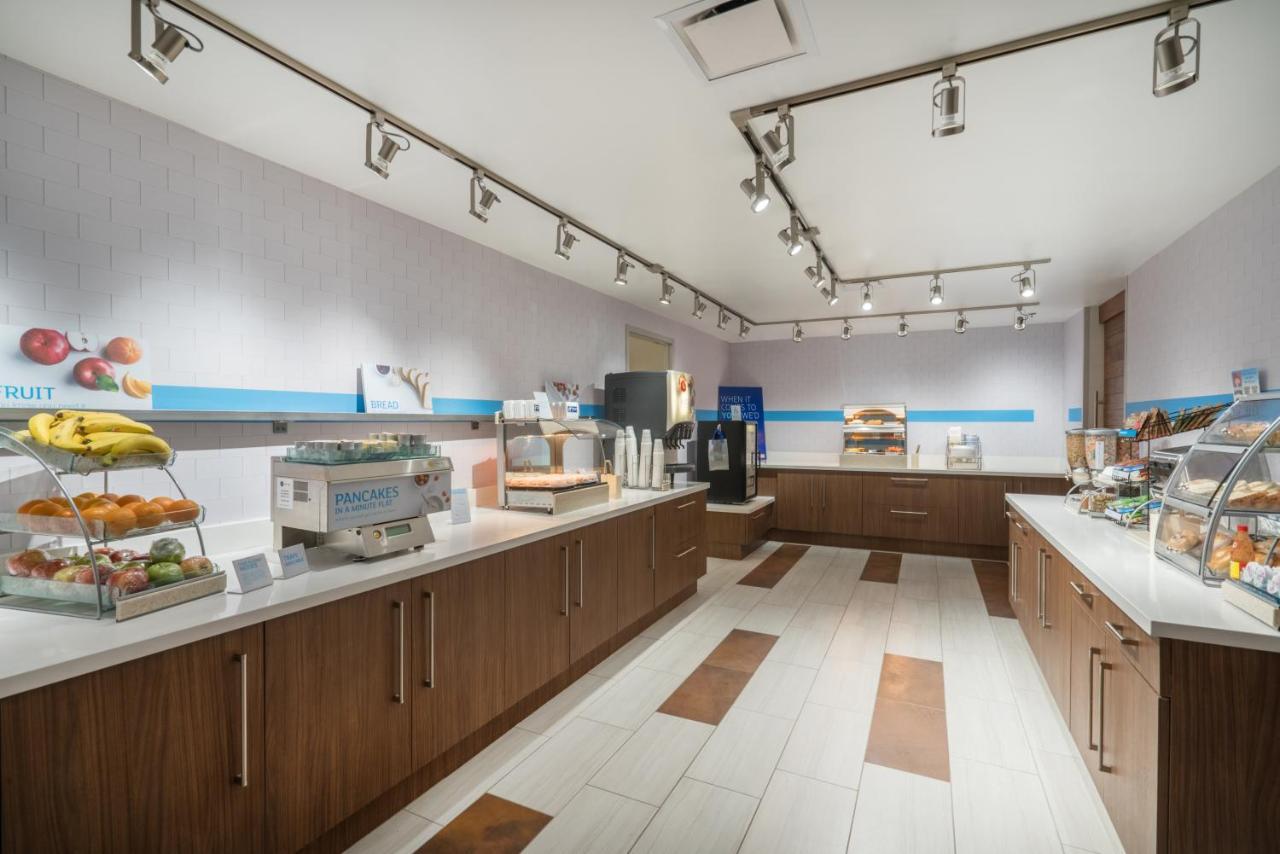 Holiday Inn Express Radcliff Fort Knox By Ihg Dış mekan fotoğraf