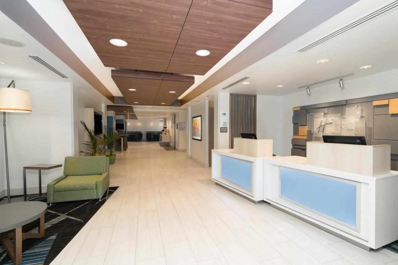 Holiday Inn Express Radcliff Fort Knox By Ihg Dış mekan fotoğraf