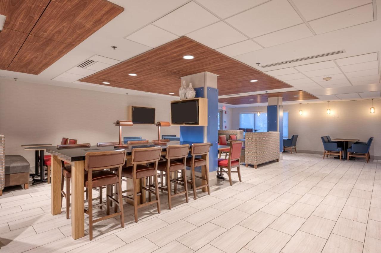 Holiday Inn Express Radcliff Fort Knox By Ihg Dış mekan fotoğraf