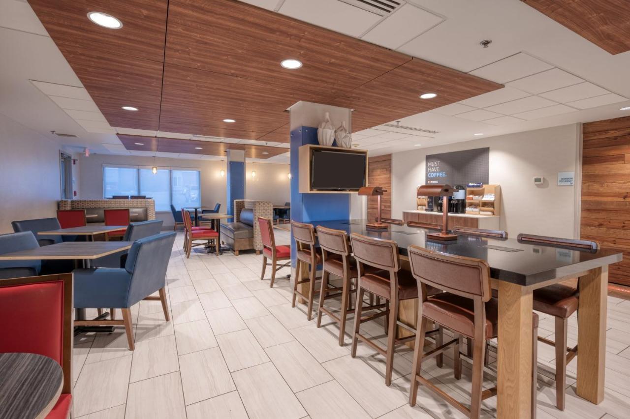 Holiday Inn Express Radcliff Fort Knox By Ihg Dış mekan fotoğraf